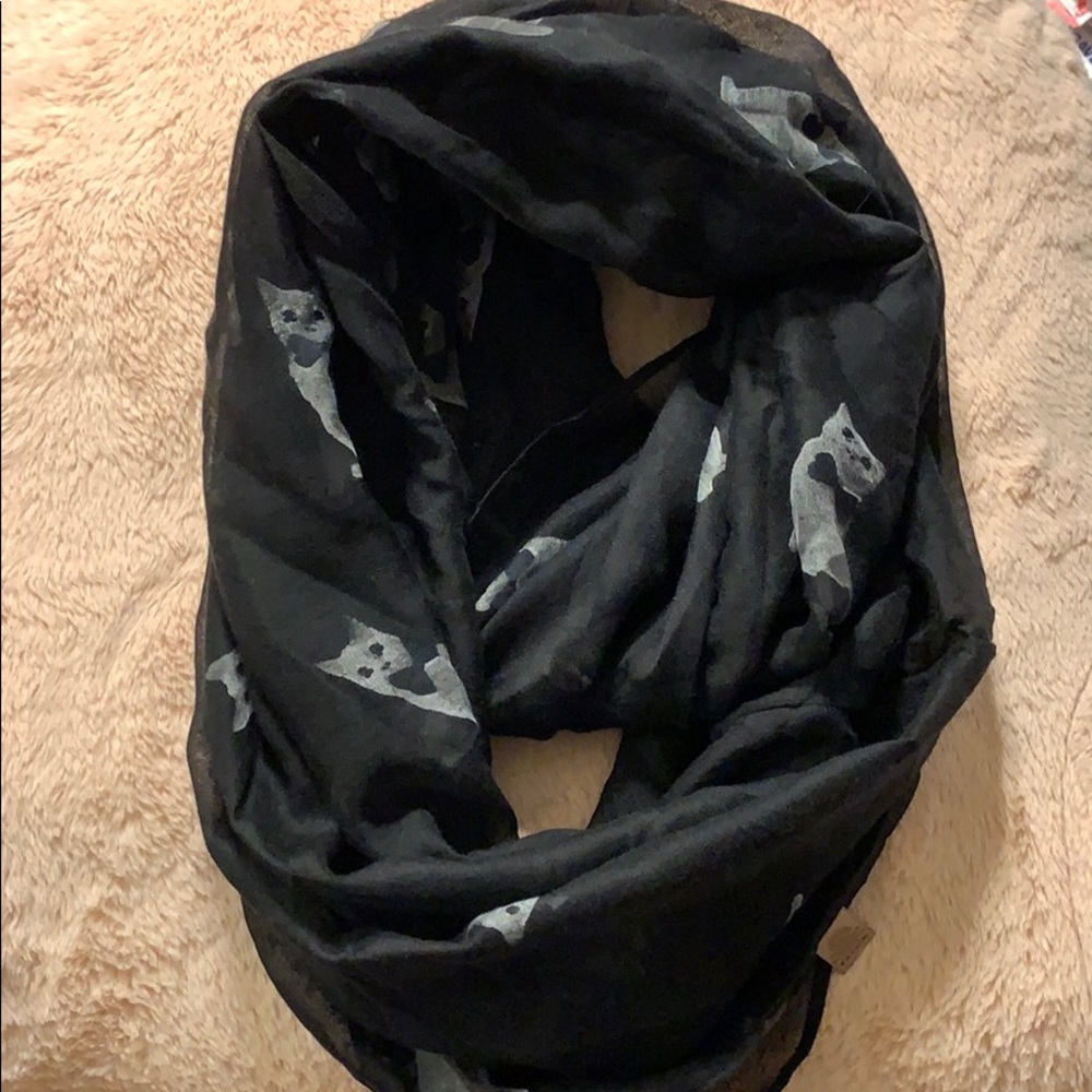 Bow-tie Cat Infinity Scarf